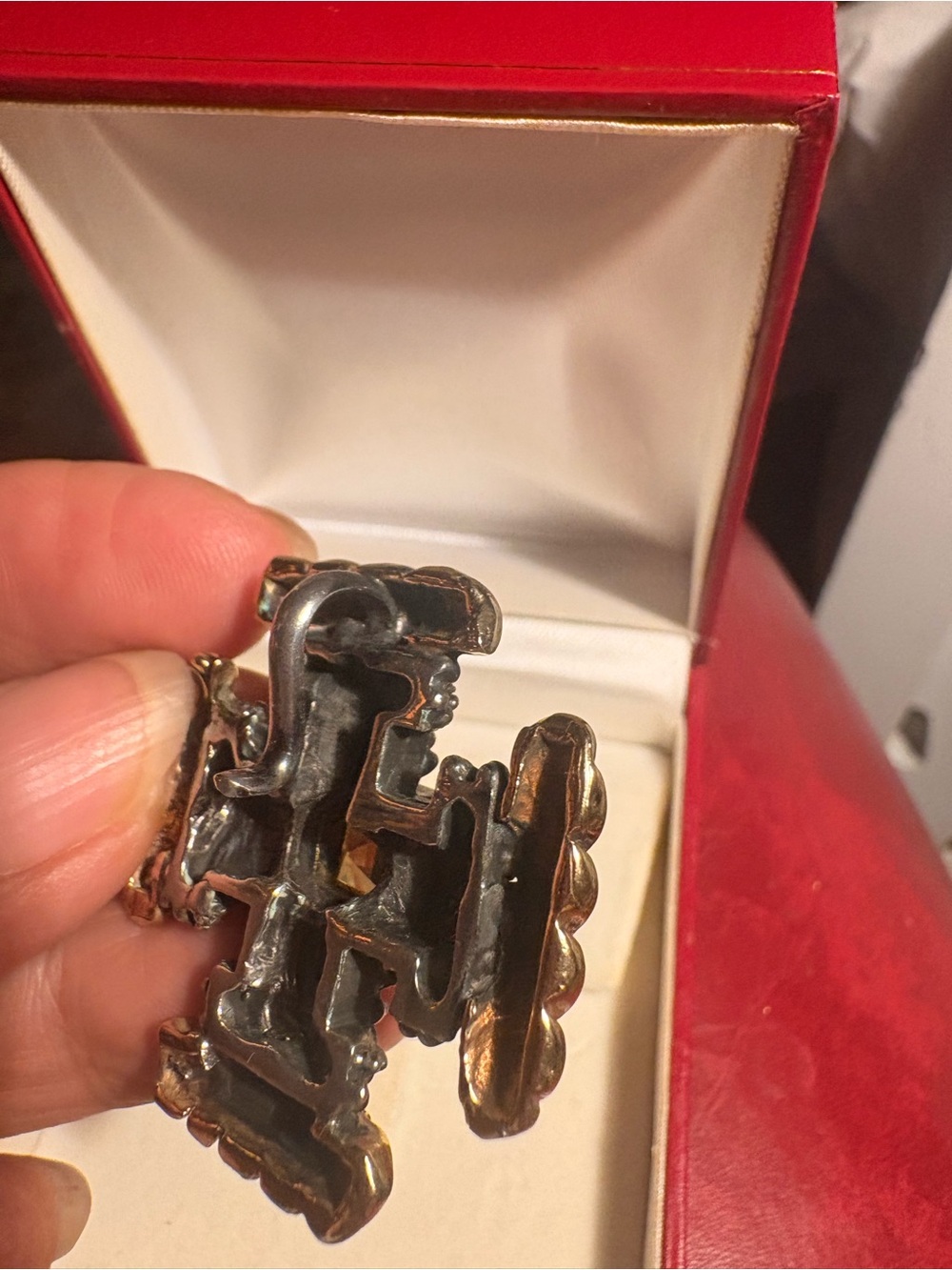 Dian Malouf, Bold Cross Brooch with Square Yellow Gem - Picture 2 of 5